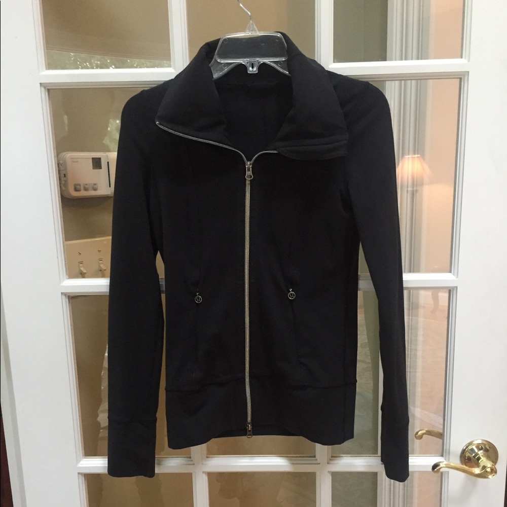 Black Lululemon jacket sz 4